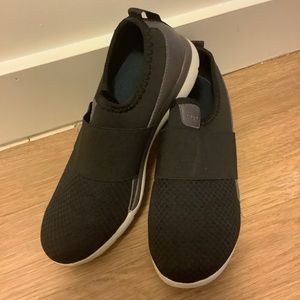 Kuru Ellie slip on sneakers